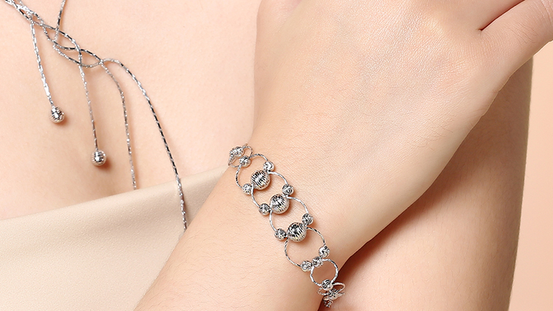 Lắc tay sợi mảnh phối đ&aacute;